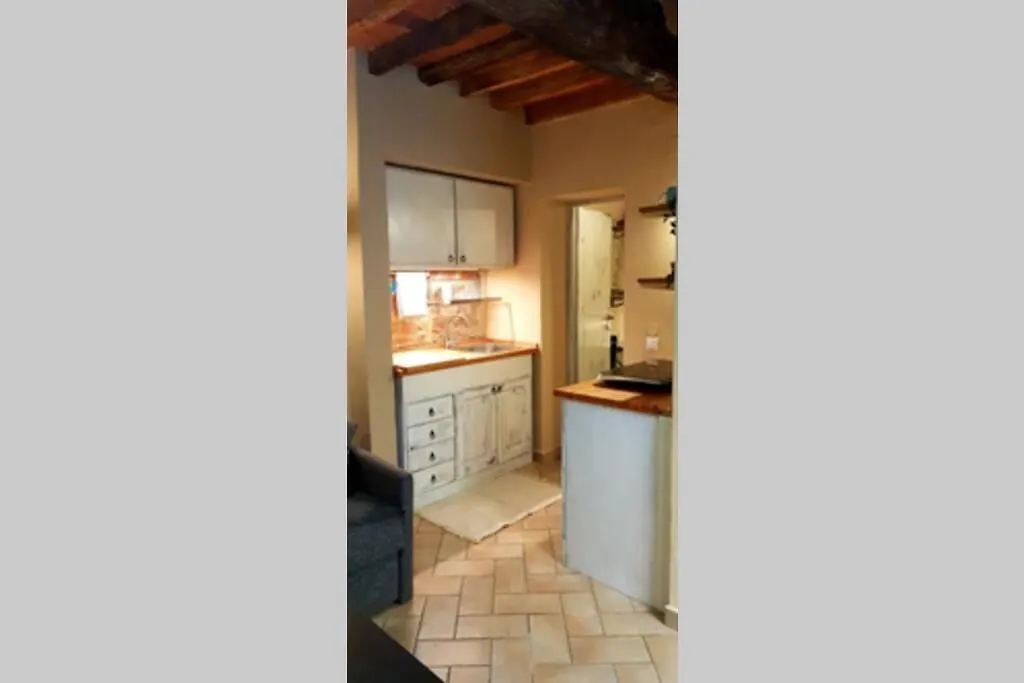 Tra Miracoli E Cavalieri Apartment Pisa 0*,  Italy
